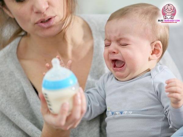 Cách nhận biết sữa mẹ bị hư